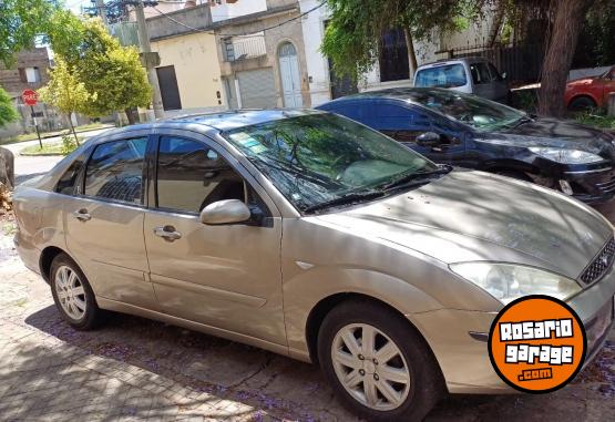 Autos - Ford FOCUS GHIA 2005 Nafta 260000Km - En Venta