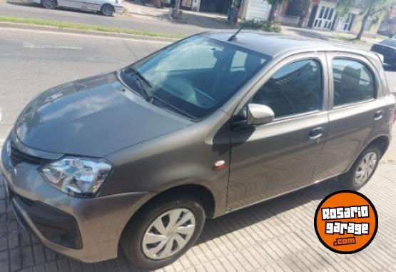 Autos - Toyota Etios 2020 Nafta 35000Km - En Venta