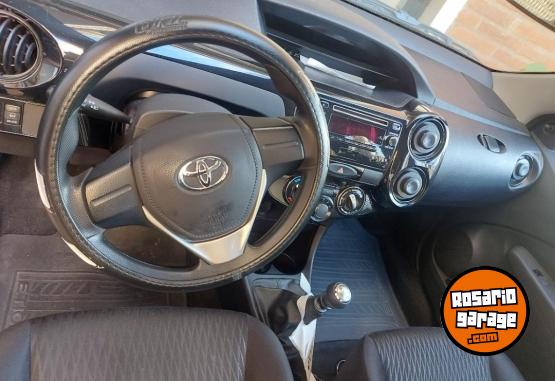 Autos - Toyota Etios 2020 Nafta 38000Km - En Venta