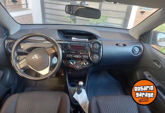 Autos - Toyota Etios 2020 Nafta 38000Km - En Venta