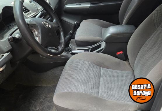 Camionetas - Toyota Hilux SRV 2012 Diesel 290000Km - En Venta