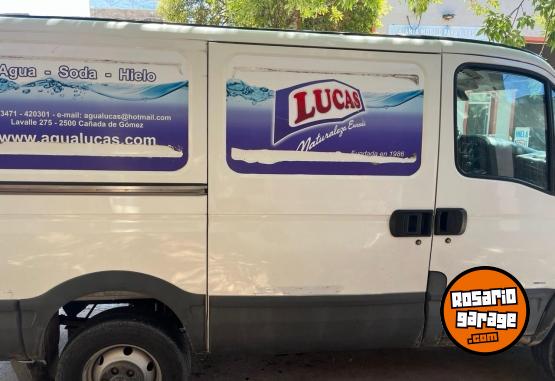 Utilitarios - Iveco 40s14 2015 Diesel 280000Km - En Venta