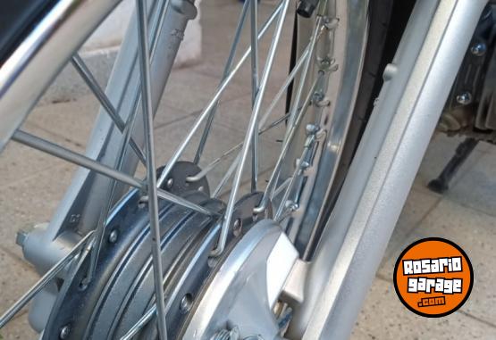 Motos - Guerrero Trip 110cc Base - 2024 2024 Nafta 8077Km - En Venta