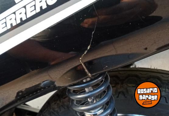 Motos - Guerrero Trip 110cc Base - 2024 2024 Nafta 8077Km - En Venta