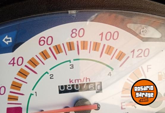 Motos - Guerrero Trip 110cc Base - 2024 2024 Nafta 8077Km - En Venta