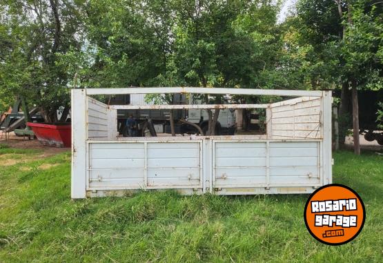 Camiones y Gras - Caja chasis baranda volcable - En Venta