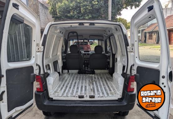 Utilitarios - Peugeot Partner 1.4 Furgon 2017 Nafta 169500Km - En Venta