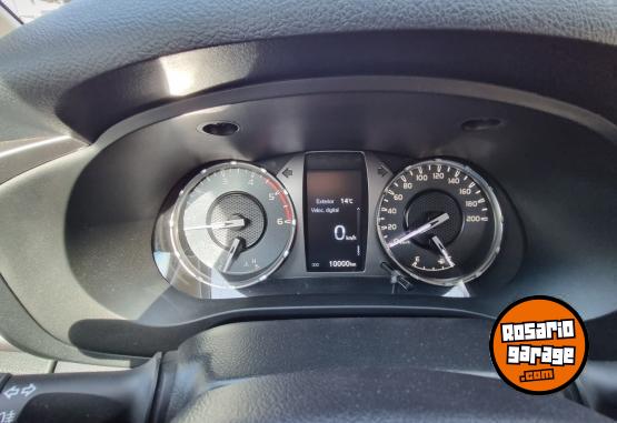 Camionetas - Toyota Hilux 2023 Diesel 11000Km - En Venta