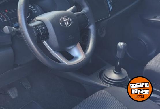 Camionetas - Toyota Hilux 2024 Diesel 18700Km - En Venta
