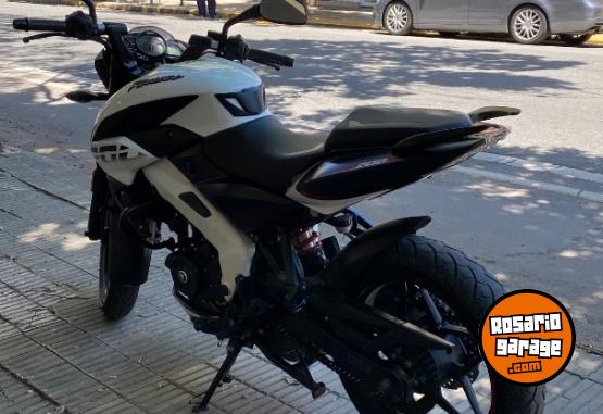 Motos - Bajaj Ns 200 2023 Nafta 9500Km - En Venta