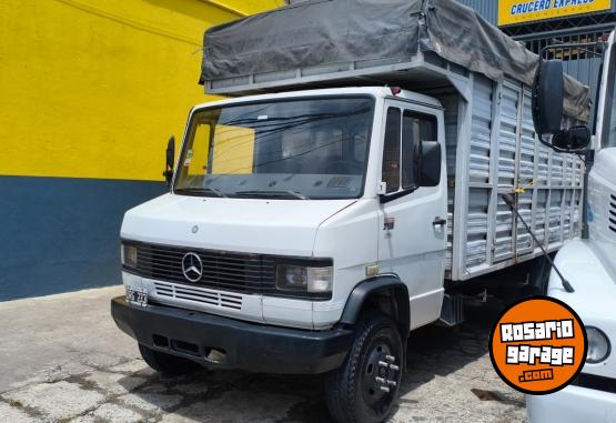 Camiones y Grúas - Mb 710 año 2001 - En Venta