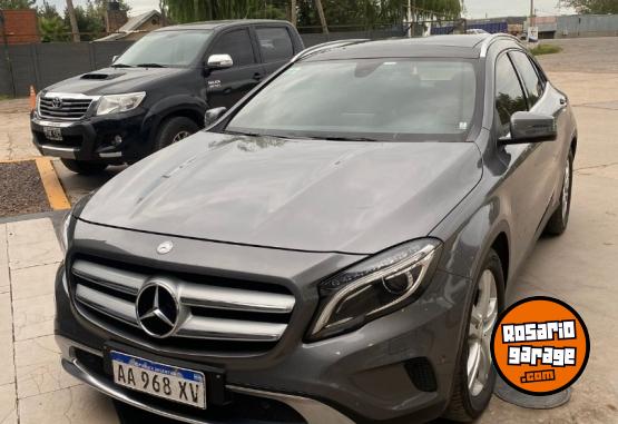 Autos - Mercedes Benz GLA 200 2017 Nafta 130000Km - En Venta