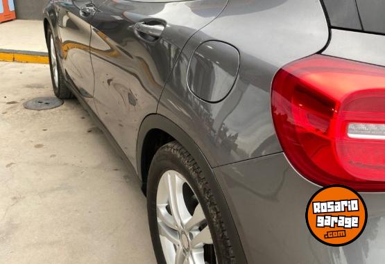 Autos - Mercedes Benz GLA 200 2017 Nafta 130000Km - En Venta