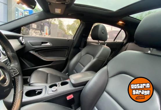 Autos - Mercedes Benz GLA 200 2017 Nafta 130000Km - En Venta