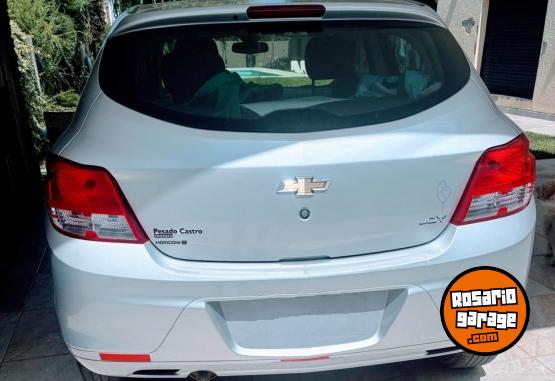 Autos - Chevrolet Onix joy 2017 Nafta 70000Km - En Venta