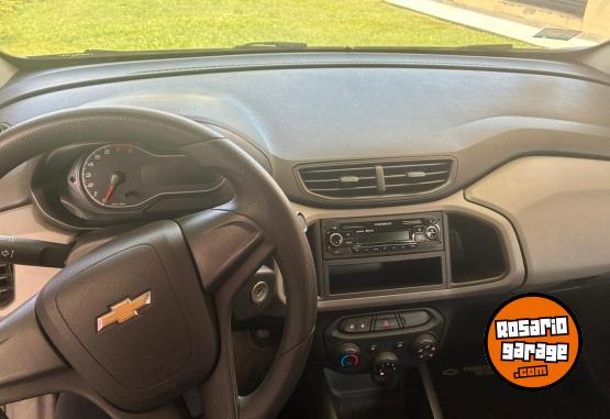 Autos - Chevrolet Onix joy 2017 Nafta 70000Km - En Venta