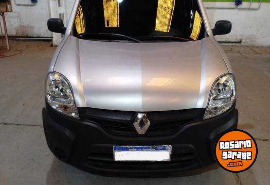 Utilitarios - Renault Kangoo PH3 confort 1.6 2016 Nafta 115000Km - En Venta