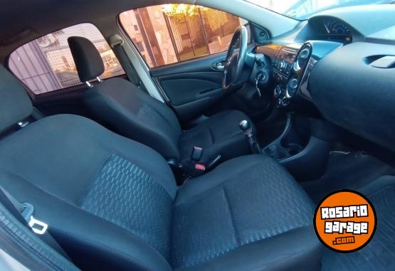 Autos - Toyota ETIOS 2013 Nafta 139000Km - En Venta