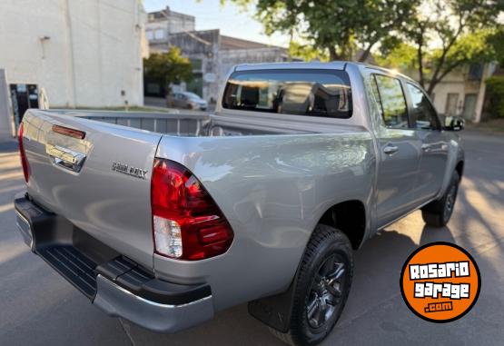 Camionetas - Toyota HILUX SR 2025 Diesel 3Km - En Venta