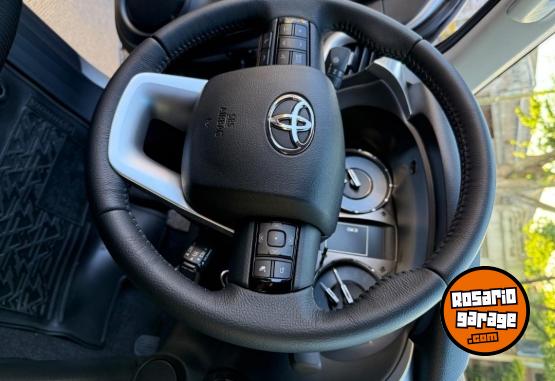 Camionetas - Toyota HILUX SR 2025 Diesel 3Km - En Venta