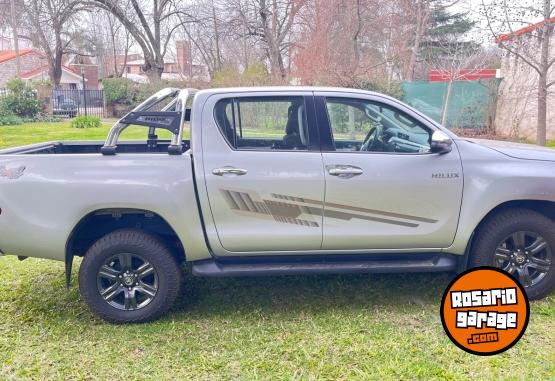 Camionetas - Toyota Hilux D/C 2021 Diesel 86000Km - En Venta