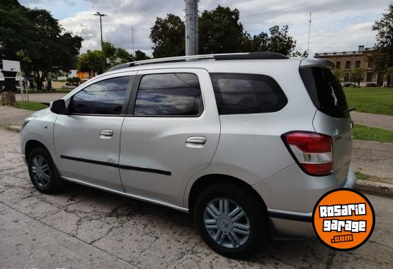 Autos - Chevrolet SPIN LTZ NAFTA 1.8 8 V 7 2014 GNC 142563Km - En Venta