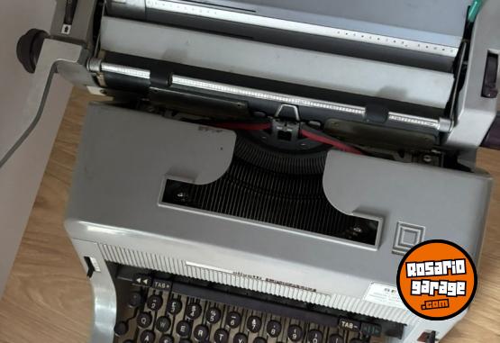 Otros - VENDO MAQUINA DE ESCRIBIR DE COLECCION OLIVETTI - En Venta