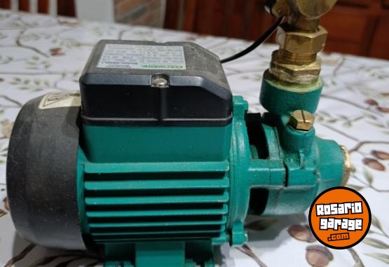 Herramientas - Bomba periférica - marca "Czerweny" - En Venta