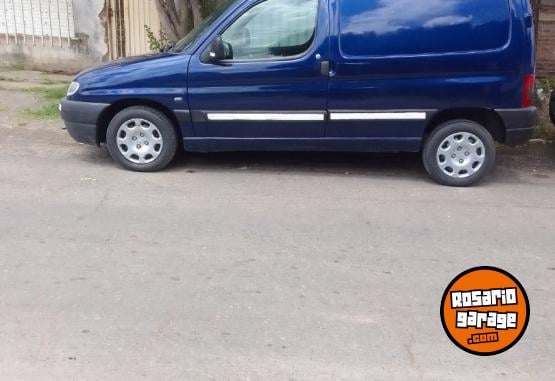 Utilitarios - Peugeot Partner 2003 Diesel 111111Km - En Venta
