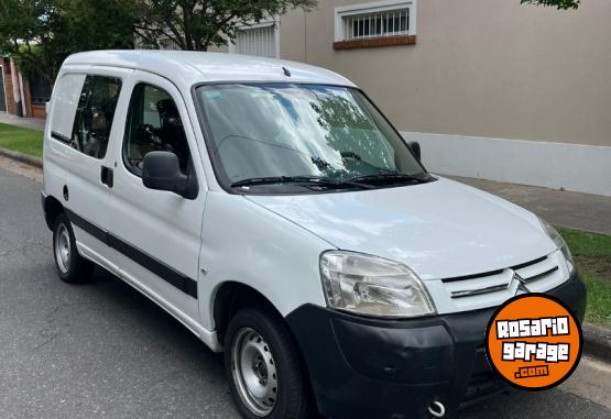 Utilitarios - Citroen berlingo 2017 Diesel 180000Km - En Venta