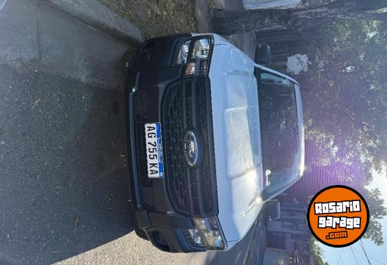 Camionetas - Ford Ranger XL 2024 Diesel 16000Km - En Venta