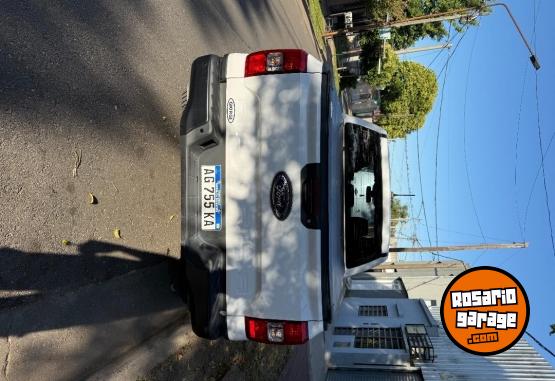 Camionetas - Ford Ranger XL 2024 Diesel 16000Km - En Venta