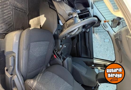 Camionetas - Ford Ranger XL 2024 Diesel 16000Km - En Venta