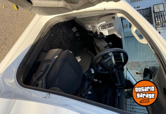 Camionetas - Ford Ranger XL 2024 Diesel 16000Km - En Venta