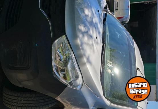 Utilitarios - Renault Kangoo express emotion 5a 2022 Diesel 120000Km - En Venta