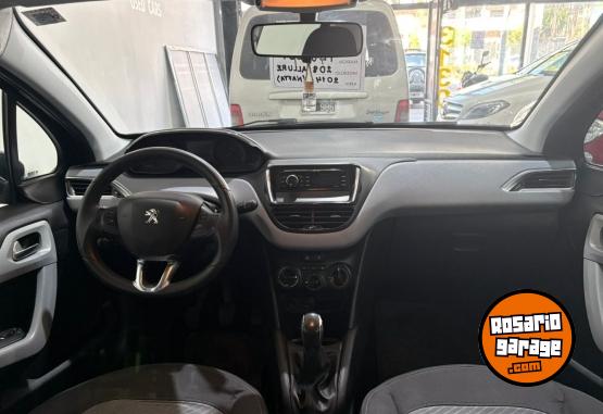 Autos - Peugeot 208 Allure 2014 Nafta 103000Km - En Venta