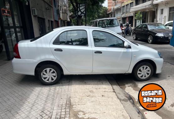 Autos - Toyota Etios 1.5 x sedan 4 ptas 2022 Nafta 62000Km - En Venta