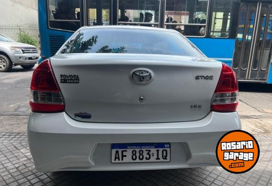 Autos - Toyota Etios 1.5 x sedan 4 ptas 2022 Nafta 62000Km - En Venta