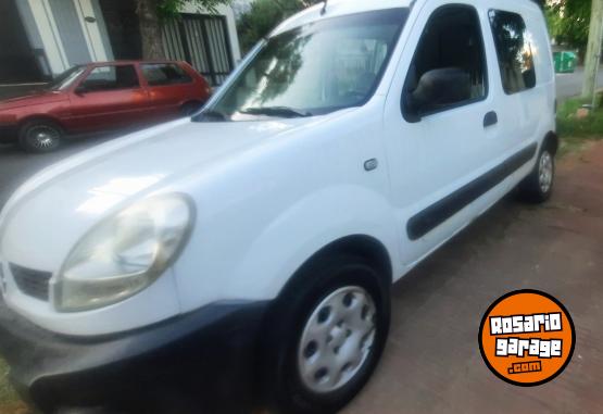 Utilitarios - Renault Kangoo 2013 GNC 180000Km - En Venta