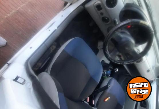 Utilitarios - Renault Kangoo 2013 GNC 180000Km - En Venta