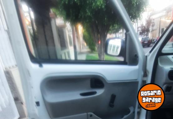 Utilitarios - Renault Kangoo 2013 GNC 180000Km - En Venta