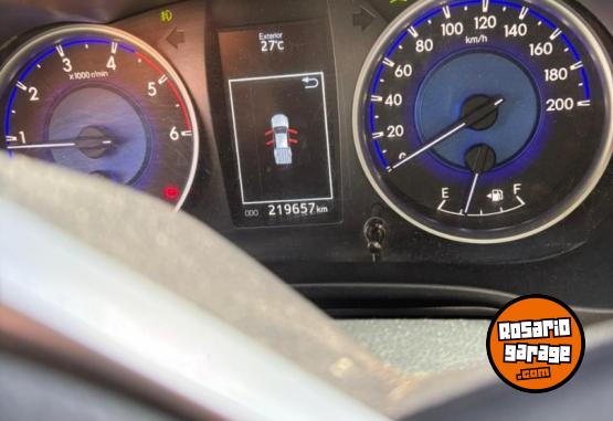 Camionetas - Toyota HILUX SRX 2016 Diesel 220000Km - En Venta