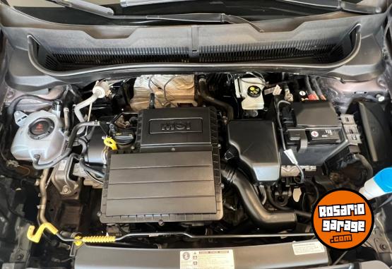 Autos - Volkswagen T-Cross Hero 2021 Nafta 120000Km - En Venta