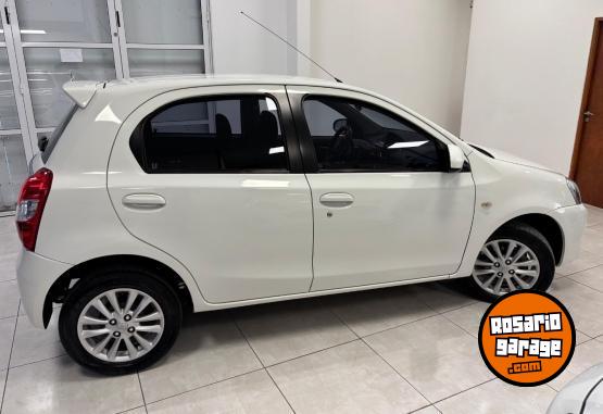 Autos - Toyota ETIOS XLS 1.5 2013 Nafta 91700Km - En Venta