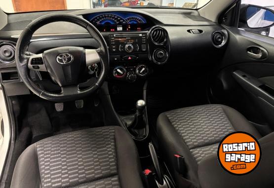 Autos - Toyota ETIOS XLS 1.5 2013 Nafta 91700Km - En Venta