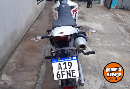 Motos - Honda Tornado 2023 Nafta 6000Km - En Venta