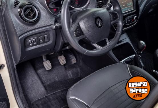 Autos - Renault Captur 2017 Nafta 98000Km - En Venta