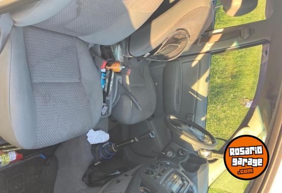 Camionetas - Toyota HILUX 2.5 pack TD 4x2 2010 Diesel 360000Km - En Venta