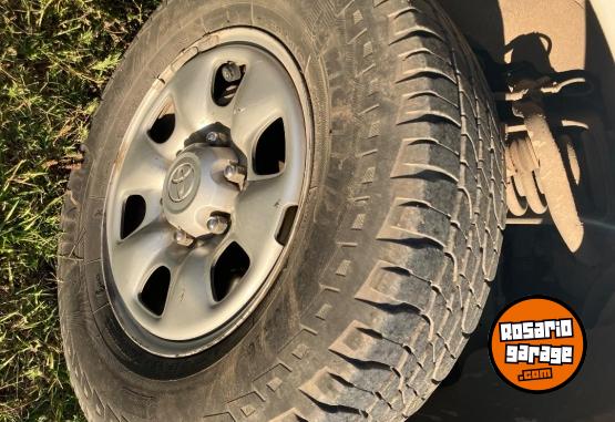 Camionetas - Toyota HILUX 2.5 pack TD 4x2 2010 Diesel 360000Km - En Venta