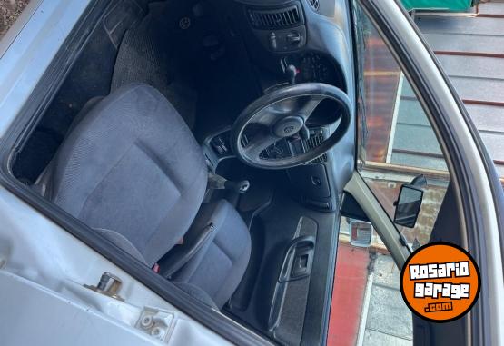 Autos - Volkswagen Polo 1999 Nafta 240000Km - En Venta